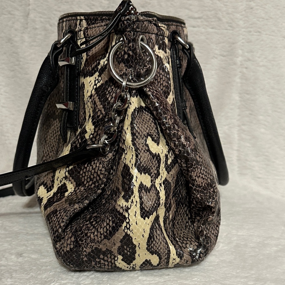 Simply Vera Vera Wang Stylish Snake Print Handbag or Cross Body - Picture 8 of 9